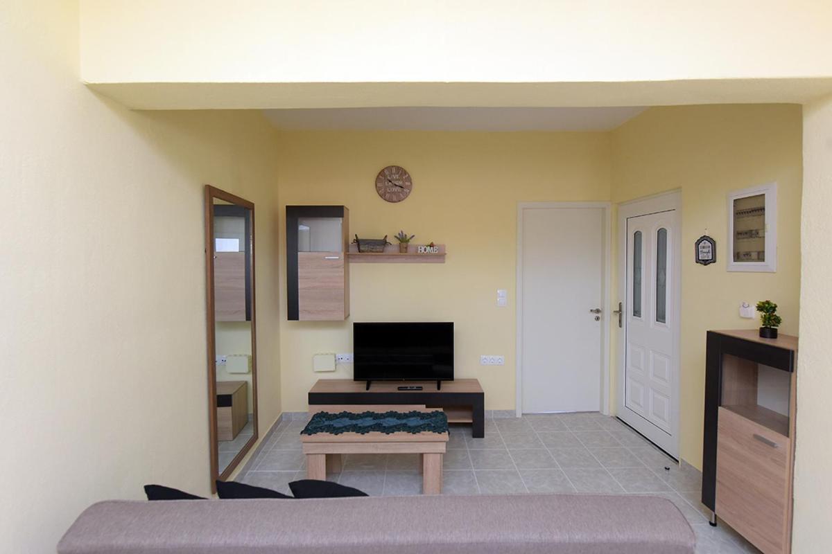 Happy Days Home Apartment Und Studio/Penthouse Ialysos  Exterior photo